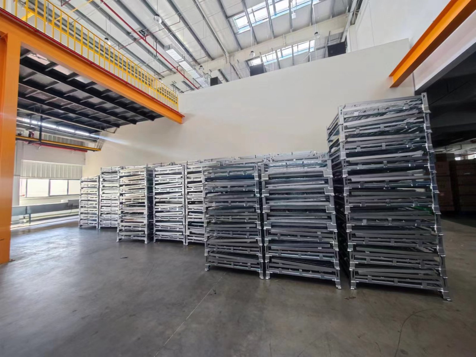 Wire mesh cage folding sequence — sidewall folded inward