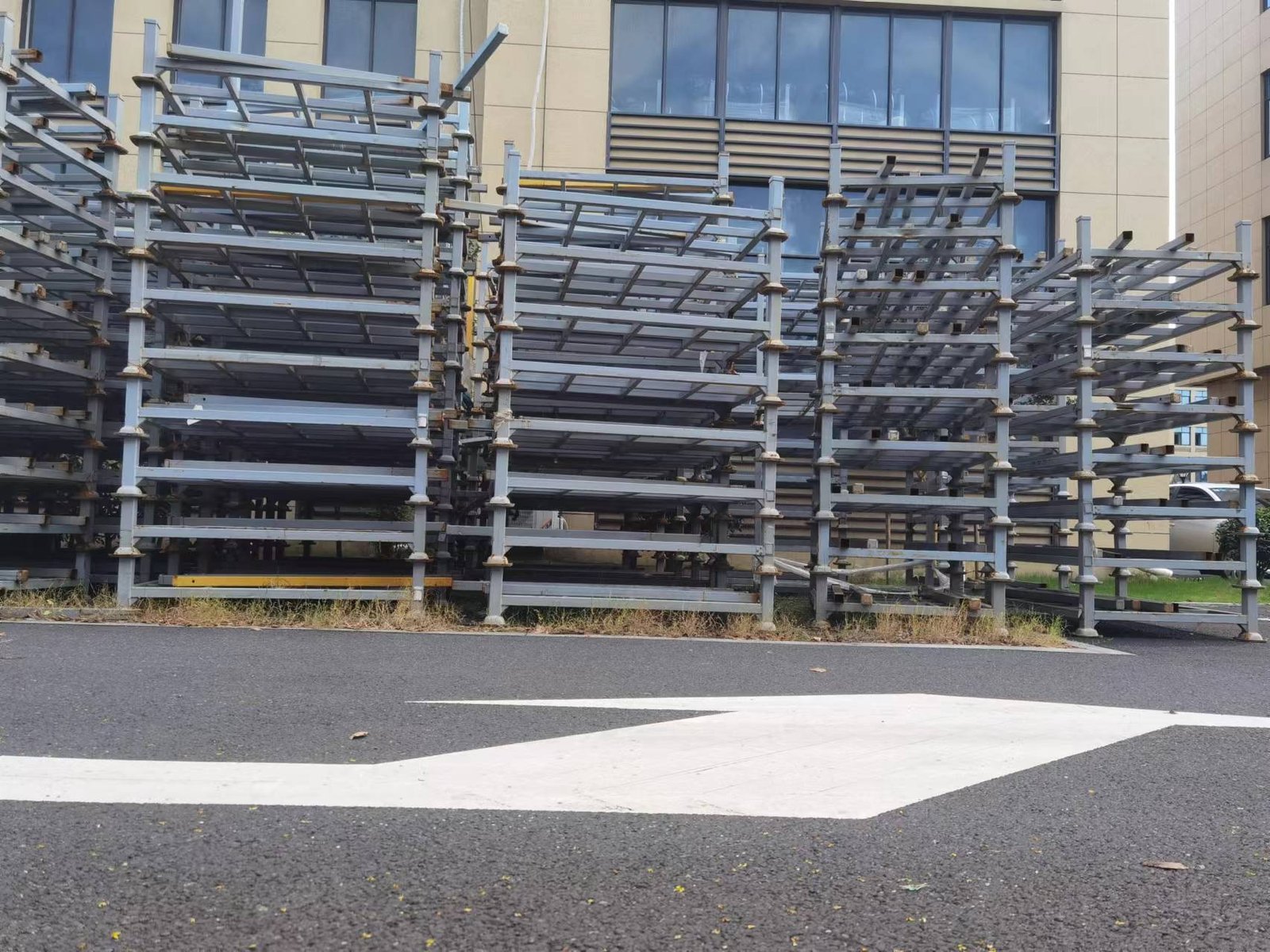 Empty textile roll rack frame structure — stacking configuration